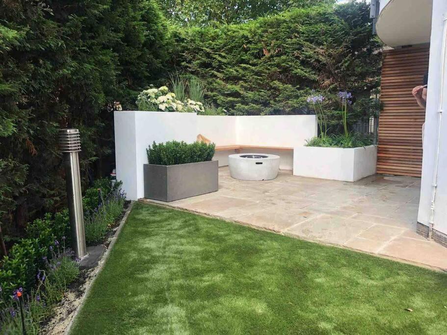 •Mangohauslondon• •Airconditioned•Garden•Fire Pit• Bagian luar foto