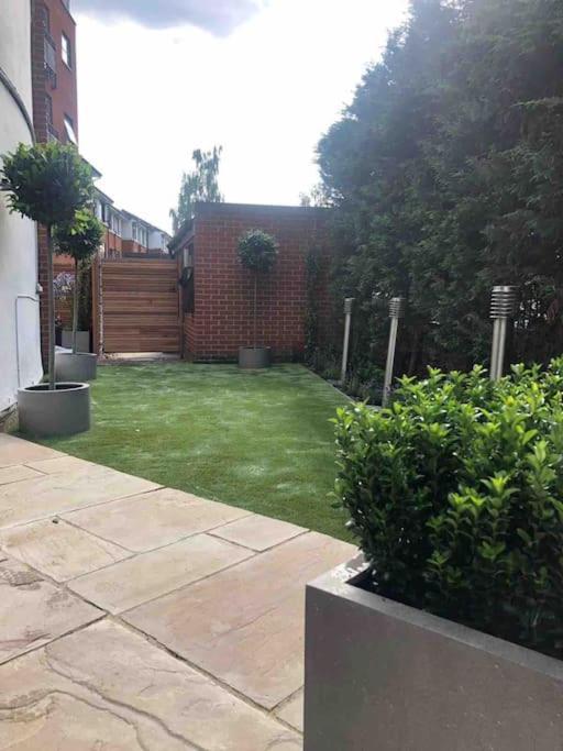 •Mangohauslondon• •Airconditioned•Garden•Fire Pit• Bagian luar foto